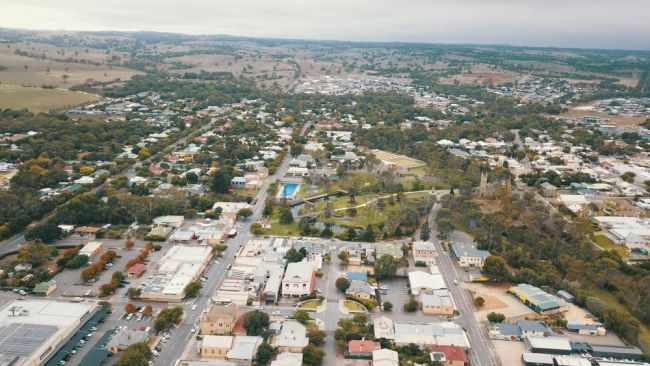 Drone aerial shot of Strathalbyn surrounds